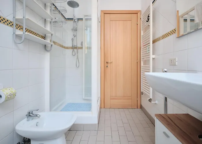 Tuscolana Station - 10 Minutes From Metro A Apartment Rom